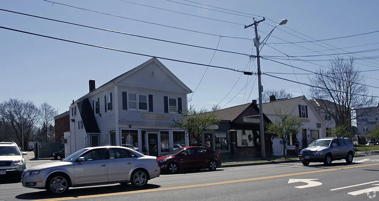 7 Sutton Ave Retail property in Oxford, MA